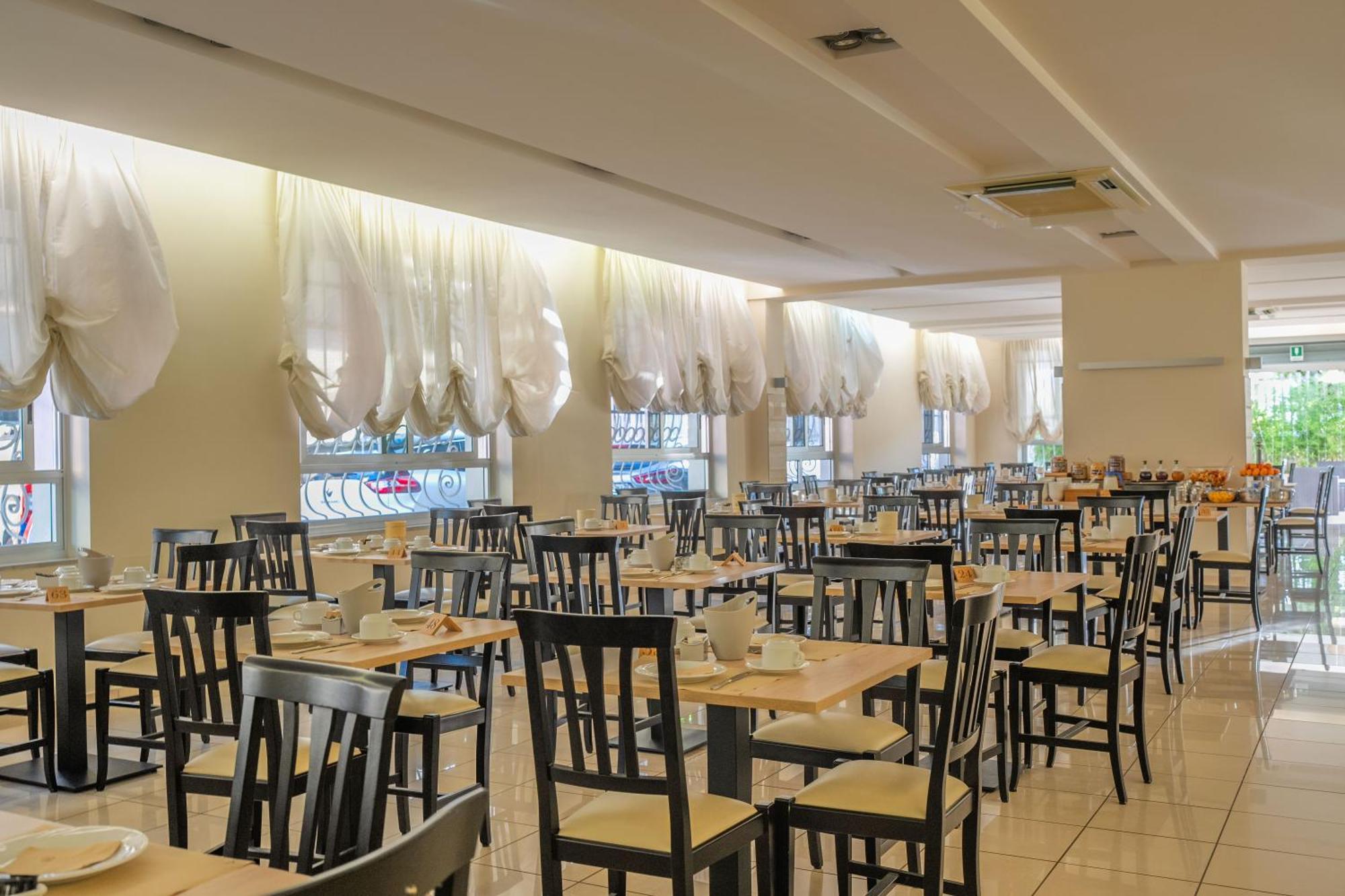 פינטו Hotel La Pineta מראה חיצוני תמונה